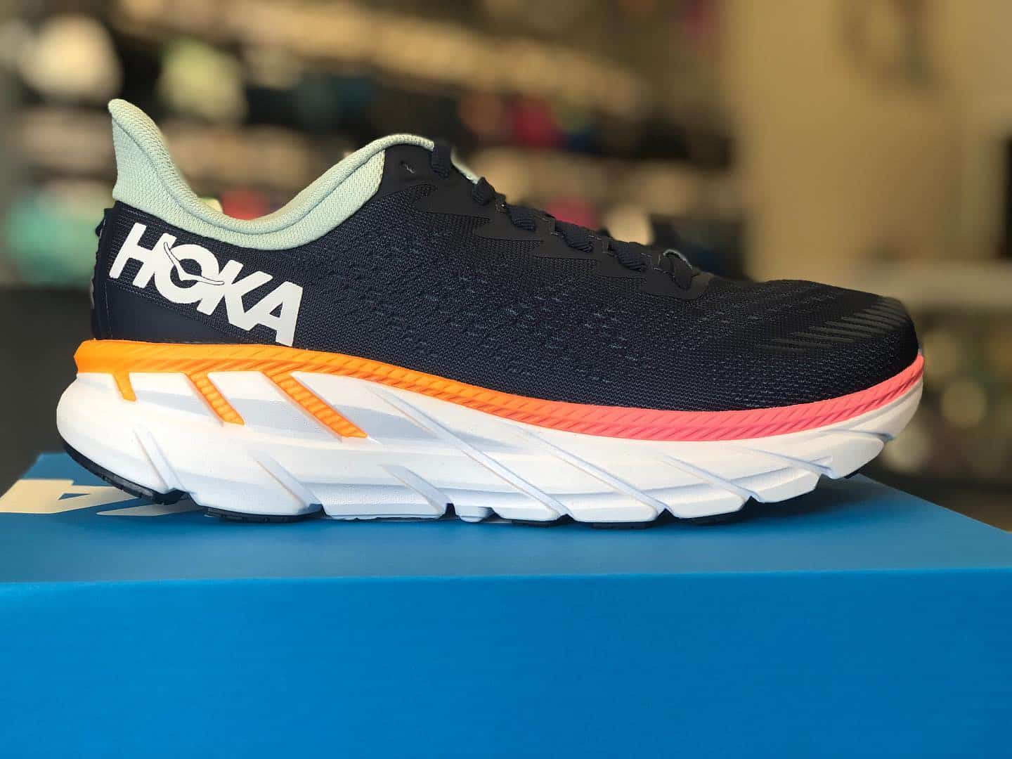 hoka tennis shoes womens