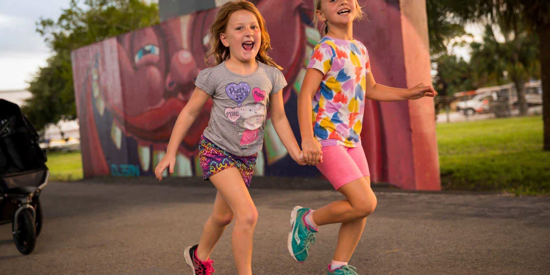 43576869_1188532504631510_9151323711356272640_o girls running together