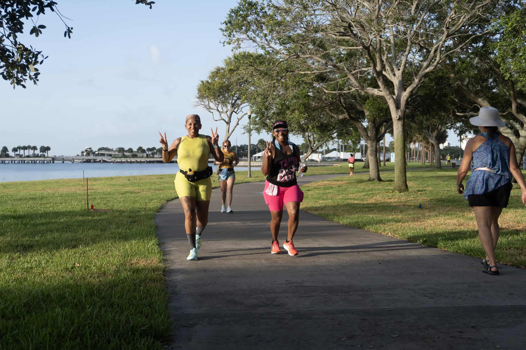 women running 